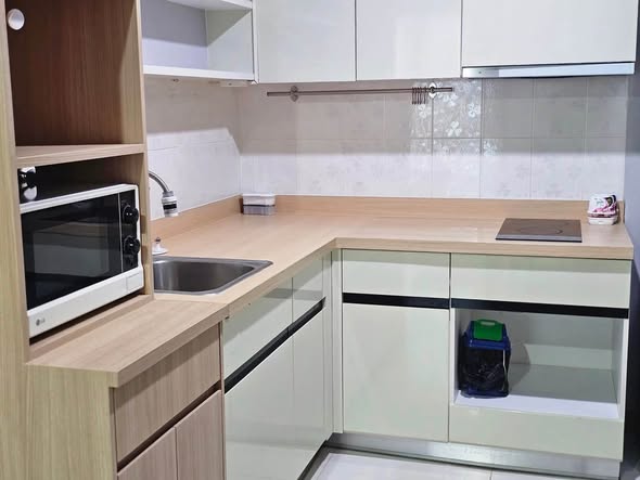 kitchen of The President Condo Sukhumvit 81