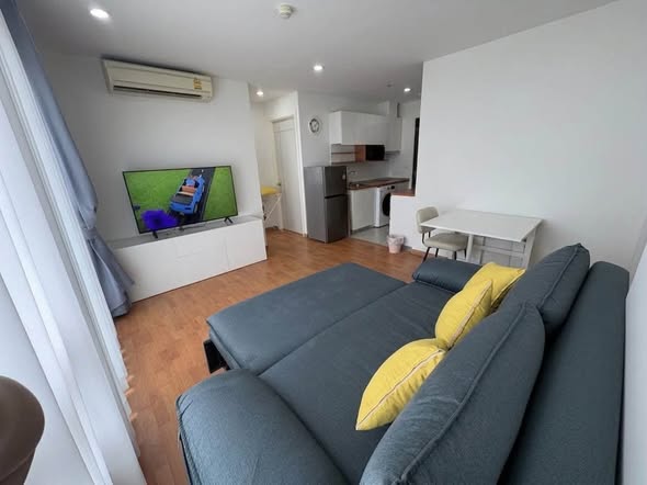 bedroom and living room of The President Sathon-Ratchaphruek 2