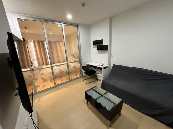 bedroom and room interior of The President Sathon-Ratchaphruek 2