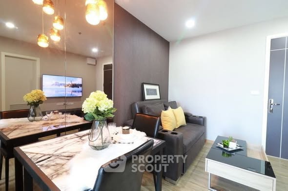 living room of The President Sathon-Ratchaphruek 3
