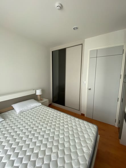 bedroom and room interior of The President Sukhumvit Samut Prakan