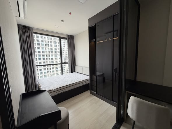 bedroom and room interior of The Privacy Jatujak