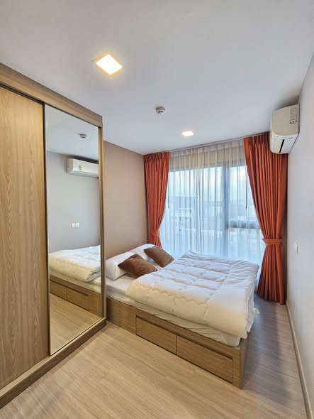 bedroom of The Privacy S101