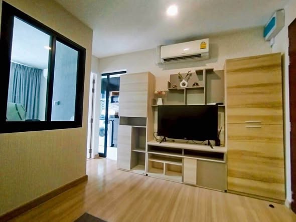 bedroom and room interior of The Privacy S101