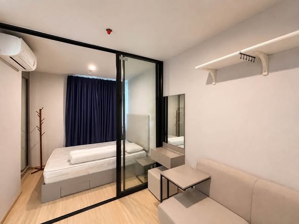 bedroom and room interior of The Privacy Tha Phra Interchange