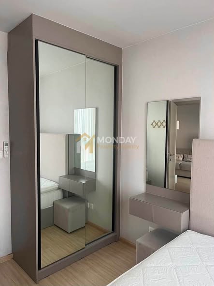 bedroom and room interior of The Privacy Tha Phra Interchange