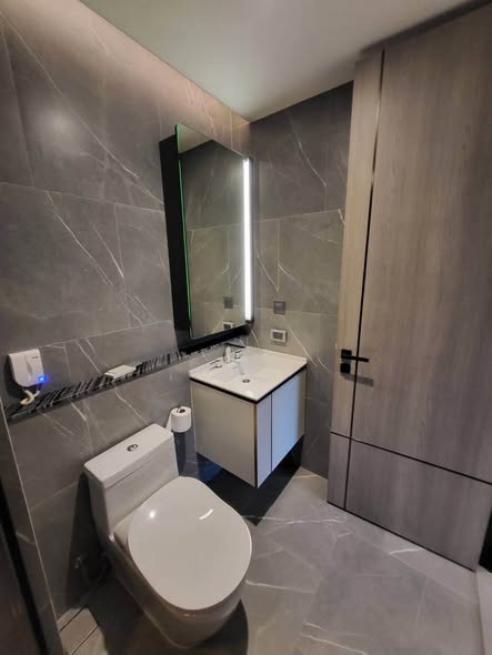 bathroom of The Reserve Sukhumvit 61