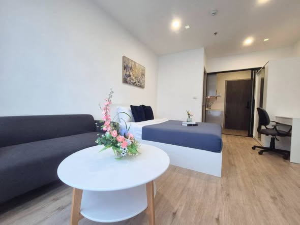 bedroom and living room of The Rich Rama 9 – Srinagarindra