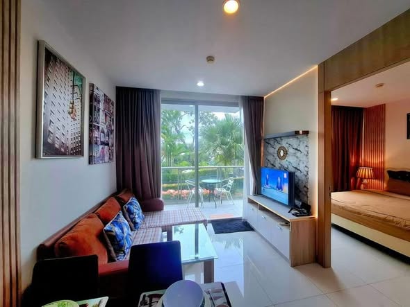 bedroom and living room of The Riviera Wongamat Beach : เดอะ ริเวียร่า วงศ์อมาตย์ บีช