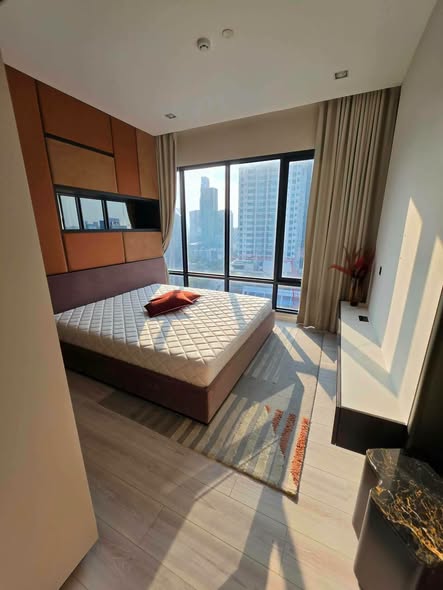 bedroom of The Room Phaya Thai