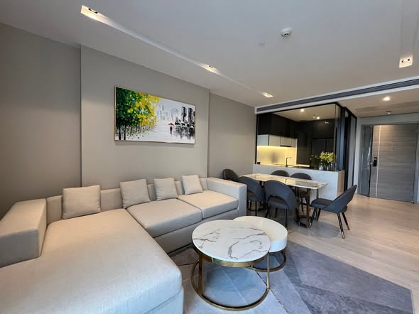living room of THE ROOM SUKHUMVIT 38 | เดอะรูม สุขุมวิท 38