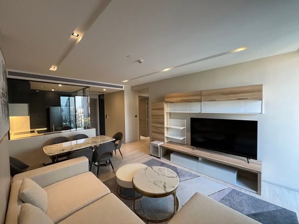 living room of THE ROOM SUKHUMVIT 38 | เดอะรูม สุขุมวิท 38