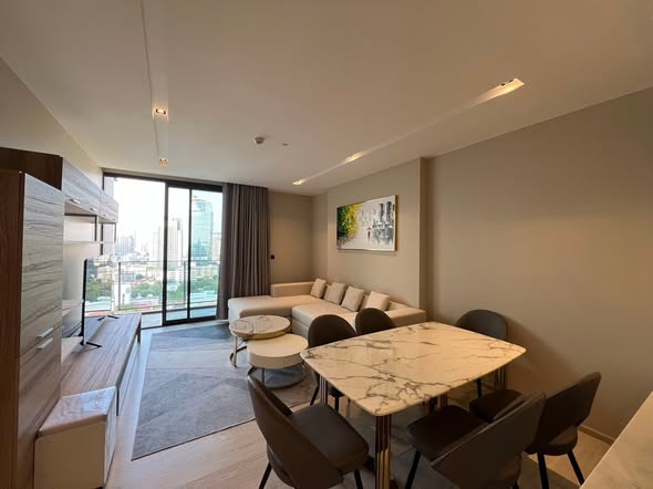 living room and room interior of THE ROOM SUKHUMVIT 38 | เดอะรูม สุขุมวิท 38