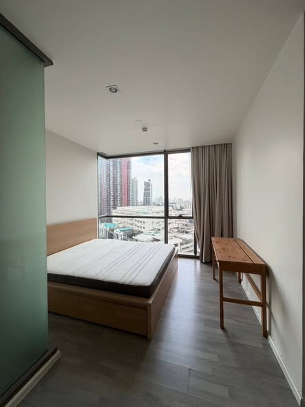 bedroom of The Room Sukhumvit 69