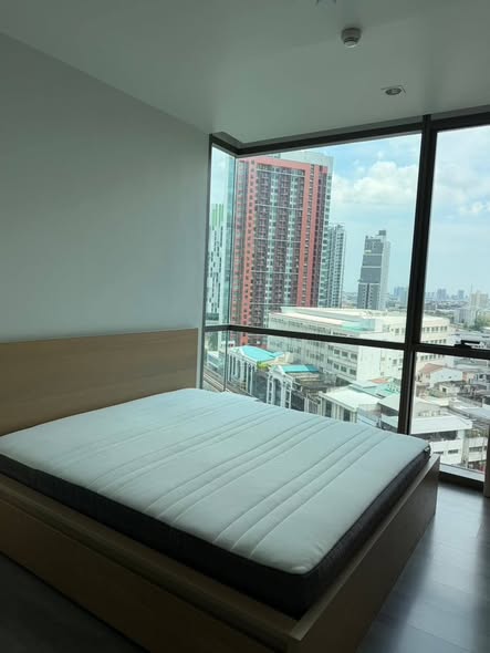 bedroom of The Room Sukhumvit 69