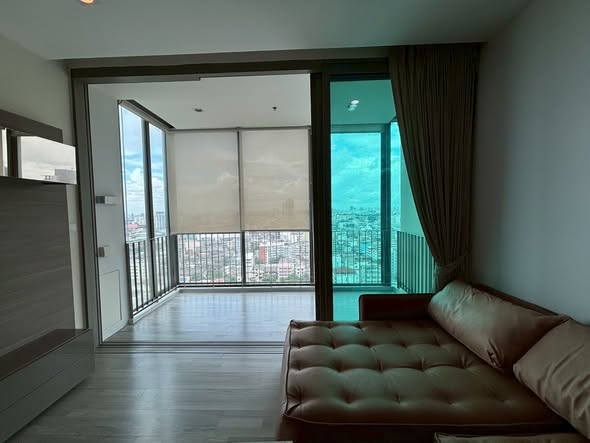 bedroom and room interior of The Room Wongwian Yai