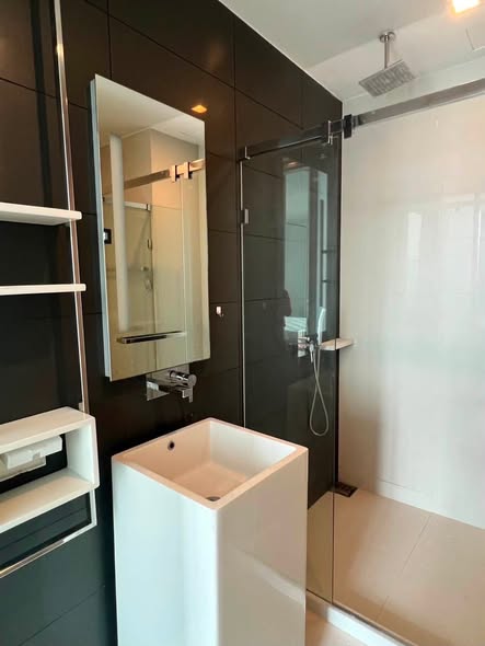 room interior and bathroom of The Room Wongwian Yai