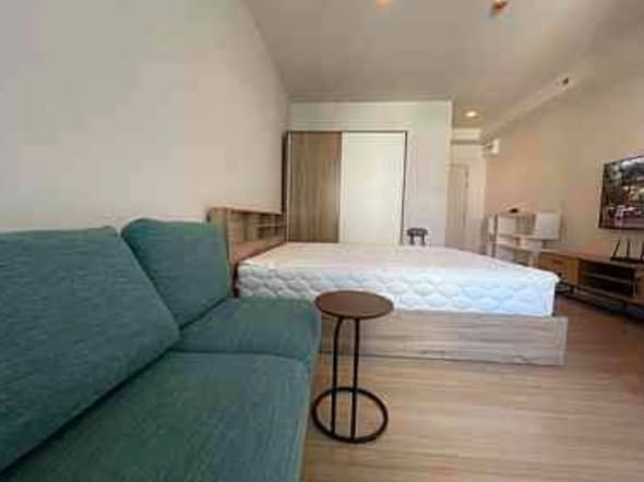 bedroom of The Seed Mingle