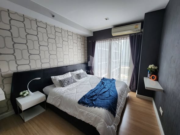 bedroom of The Seed Mingle