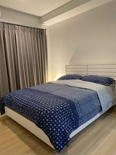 bedroom of The Seed Mingle