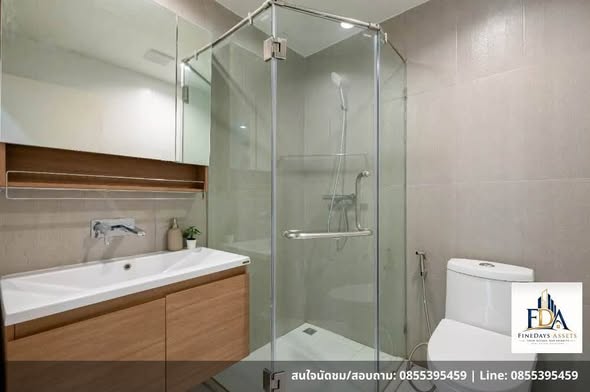 room interior and bathroom of the seed musee sukhumvit 26