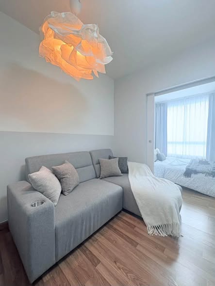 living room and bedroom of The Seed Ratchada – Huaykwang