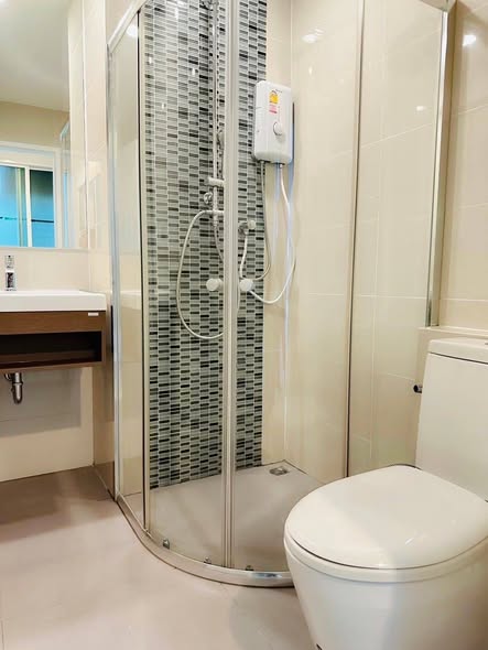bathroom of The Sky Sukhumvit