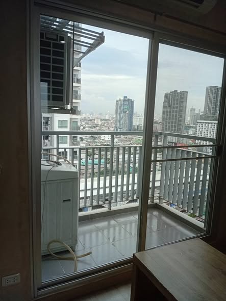 room interior of The Tempo Grand Sathon-Wutthakat