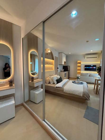 bedroom and room interior of The Tempo Ratchada