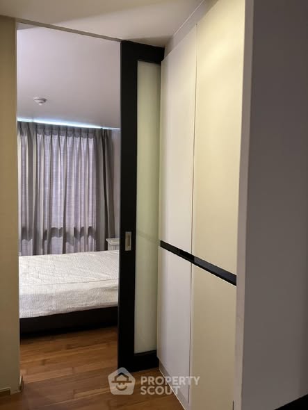 bedroom and room interior of The Tempo Ruamrudee