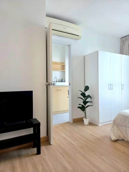 bedroom and room interior of The Tree Interchange