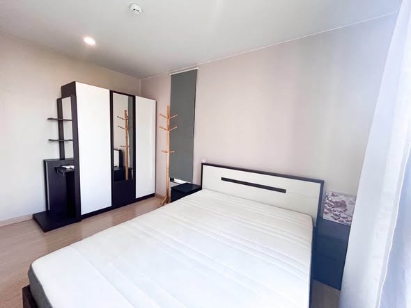 bedroom of The Tree On nut Station