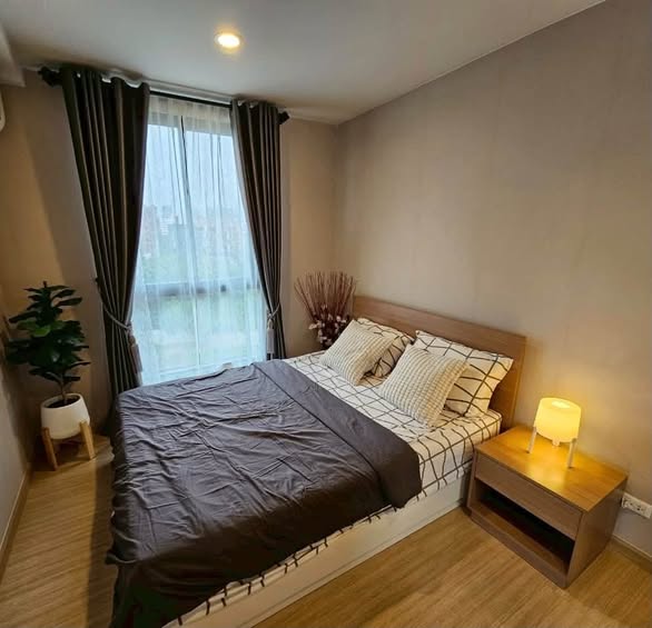 bedroom of The Tree On nut Station