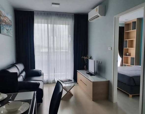 bedroom of The Ville Express