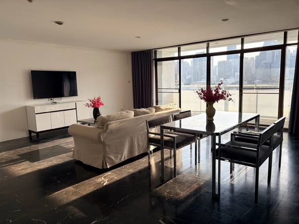 living room of The Waterford Park ตึก 3