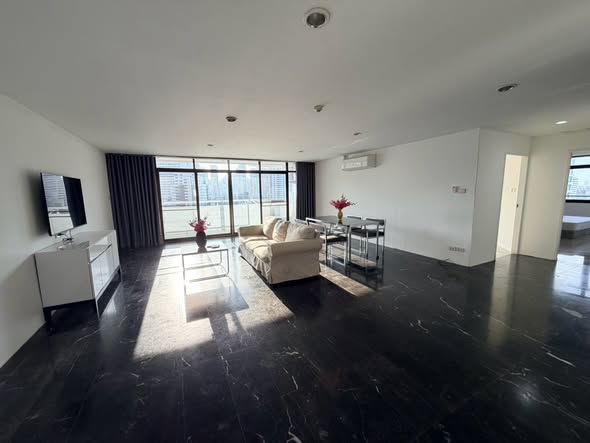 living room of The Waterford Park ตึก 3