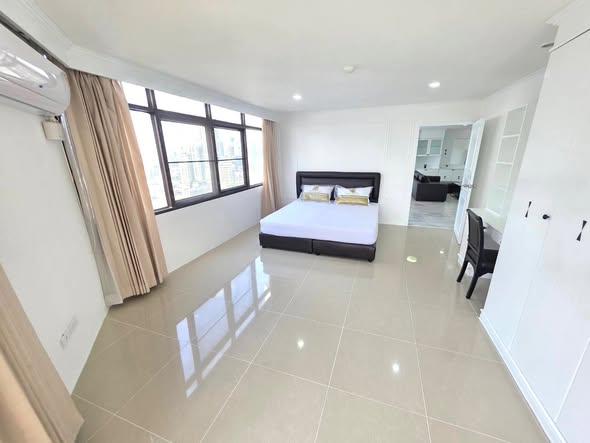 bedroom of The Waterford Park