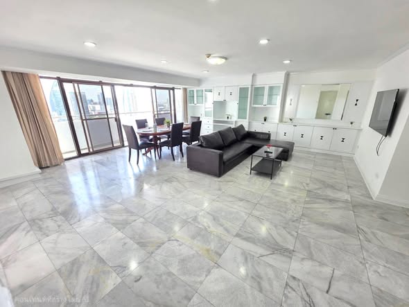 living room of The Waterford Park