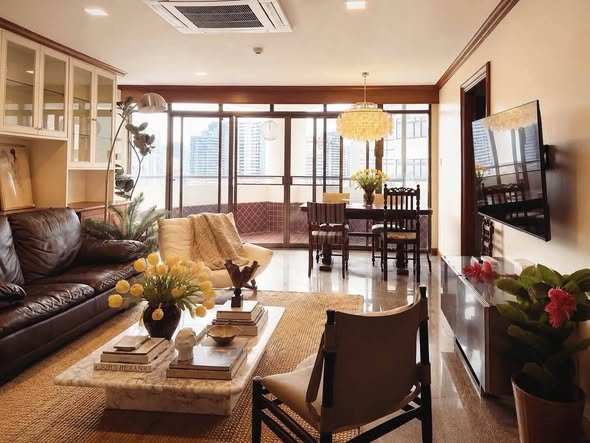 living room of The Waterford Park