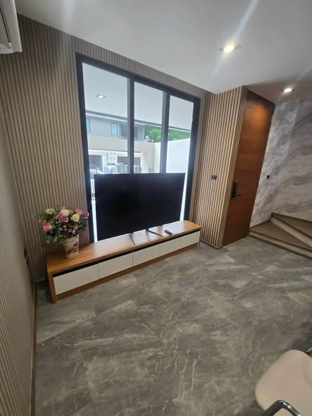 room interior and bathroom of THER Ladprao 93