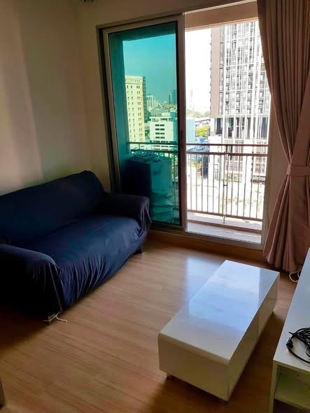 bedroom of Thru Thong Lor