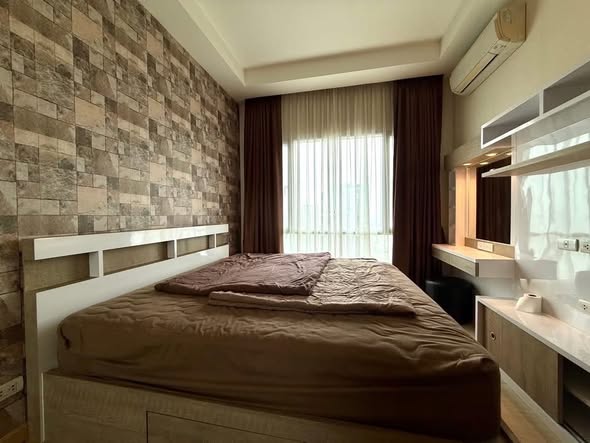 bedroom of Thru Thong Lor