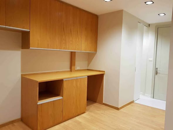 room interior of Thru Thong Lor