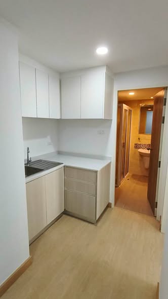 kitchen of Tidy Deluxe Condominium