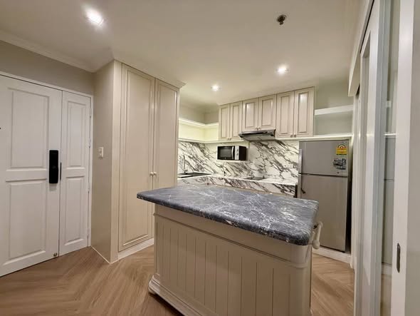 room interior and kitchen of Topview Tower