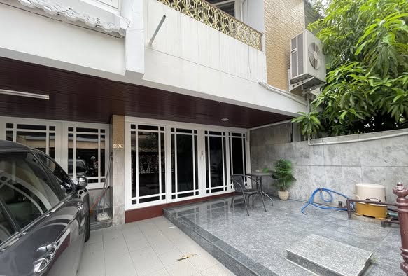 Townhouse Ekkamai 12