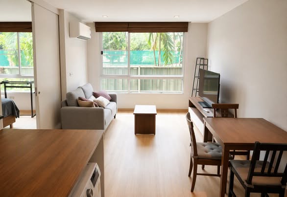 living room and room interior of Tree Condo Sukhumvit 42
