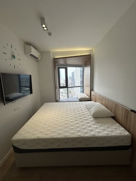 bedroom of Triple Y Residence