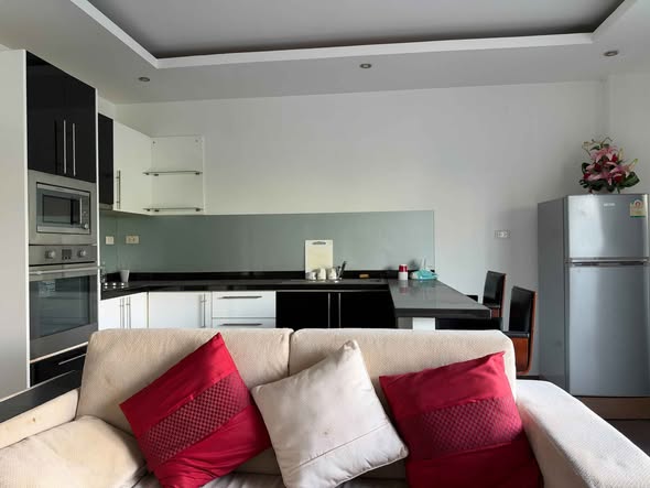 Tudor Court Condominium