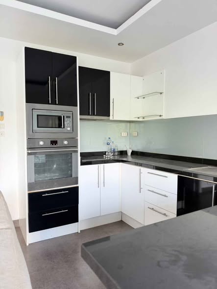 kitchen of Tudor Court Condominium